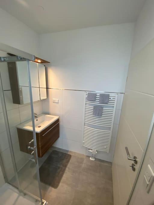 Neues Bungalow Fuer Bis Zu 4 Personen オーバーハウゼン エクステリア 写真