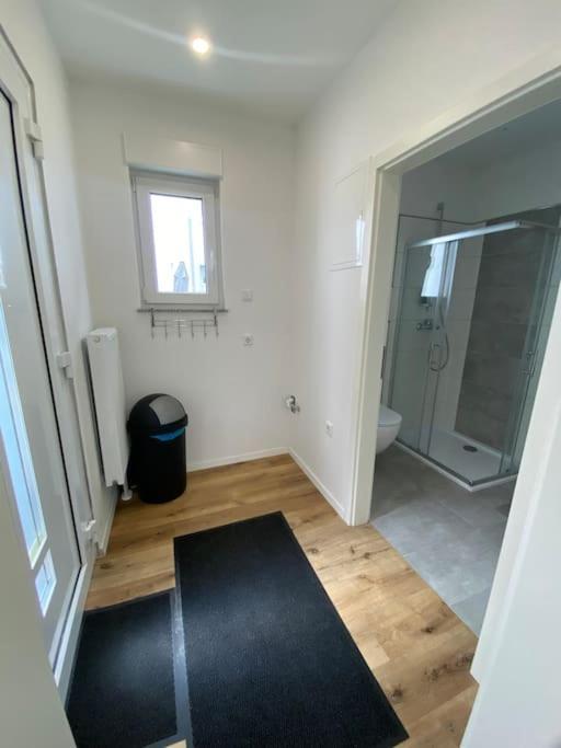 Neues Bungalow Fuer Bis Zu 4 Personen オーバーハウゼン エクステリア 写真