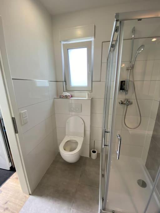 Neues Bungalow Fuer Bis Zu 4 Personen オーバーハウゼン エクステリア 写真